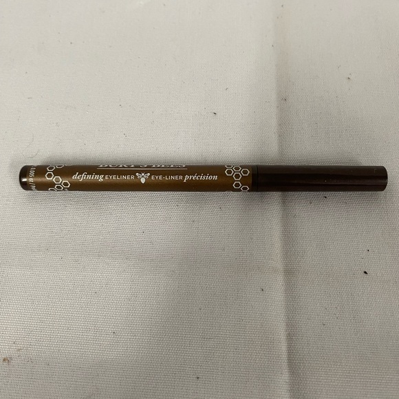 Burt’s Bees Defining Eyeliner 1470 Hammered Bronze (DH) - Picture 7 of 8